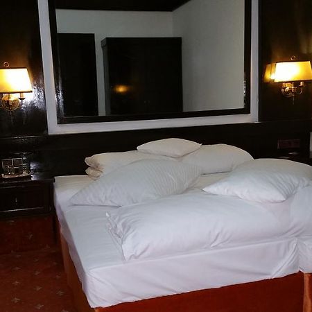 Conacul Balta Alba Hotel Ngoại thất bức ảnh