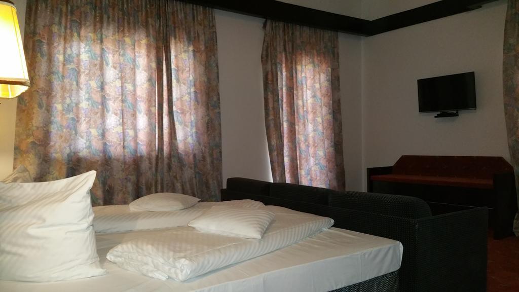 Conacul Balta Alba Hotel Ngoại thất bức ảnh